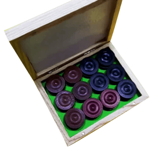 एशवुड लकड़ी के बक्से में सिंको प्रीमिया कैरम बोर्ड सिक्के