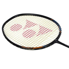 Yonex پروفیشنل بیسٹ بیڈمنٹن کومبو (نانورے لائٹ 18i فل گریفائٹ ریکٹ، بلیک + ماویس 10 نایلان شٹل کاک، 6 کا پیک)