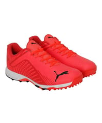 Puma FH 22 مردوں کا ربڑ کرکٹ جوتا، فیئری کورل-پوما بلیک پوست ریڈ