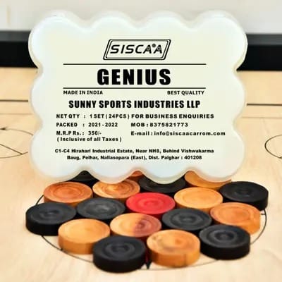 SISCAA CARROM COIN GENIUS, કેરમ બોર્ડ એસેસરી મંજૂર અને કેરમ ફેડરેશન ઓફ ઇન્ડિયા દ્વારા આયોજિત રાષ્ટ્રીય ટુર્નામેન્ટમાં વપરાય છે